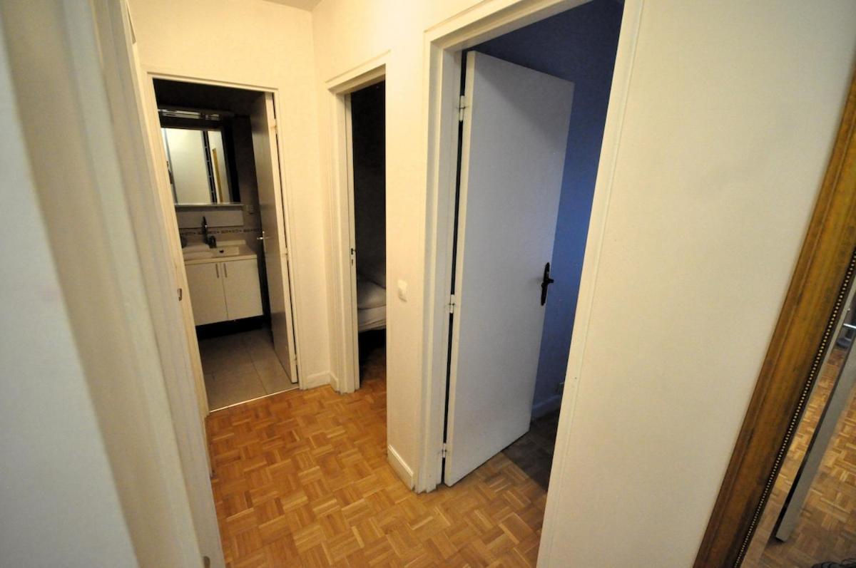 Spacious, Bright With Private Parking Appartement *
